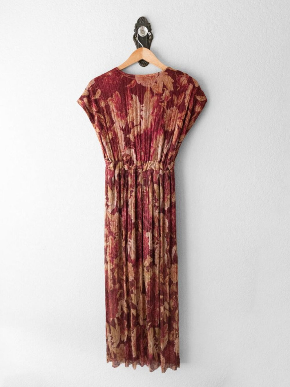VICI Burgundy Floral Metallic Gold Pleated Maxi Dress XS Deep V Neck Slit - Picture 12 of 15